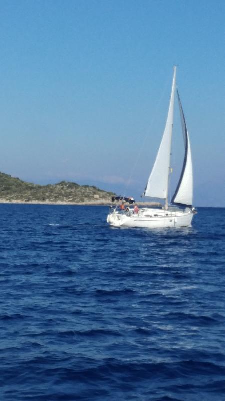 Sun, sailing and Greece, what could be better.