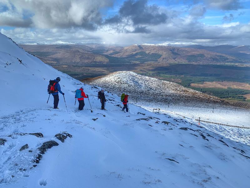 Superb introduction to winter mountaineering!