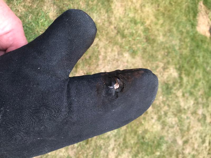 Weber BBQ mitt - faulty