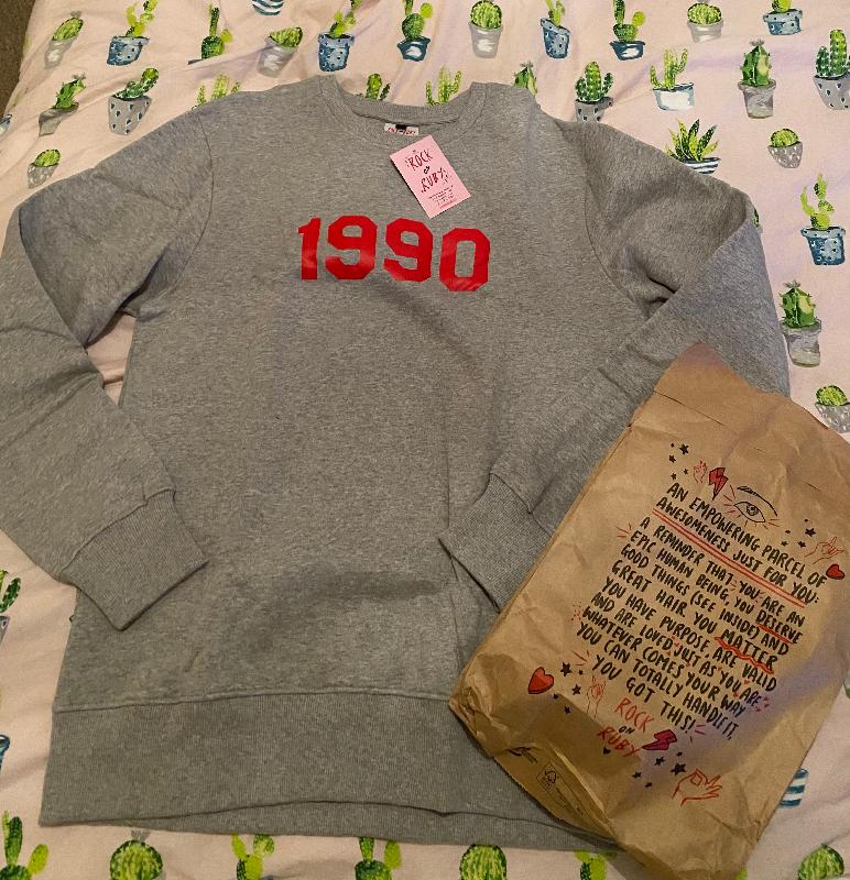 L Grey and Red 1990 Year Sweatshirt