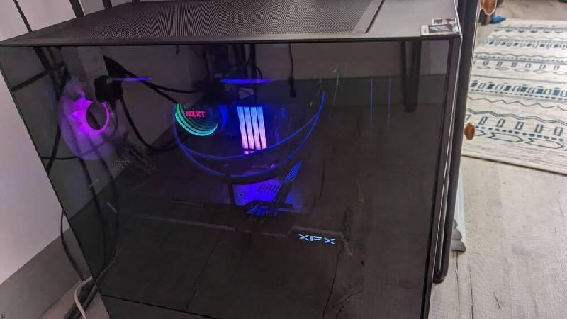 NZXT H5 Flow RGB Tempered Glass ATX Mid-Tower Computer Case