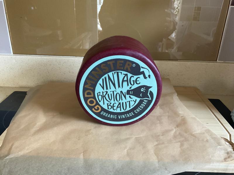2kg Vintage Bruton Beauty Organic Cheddar in a Gift Box
