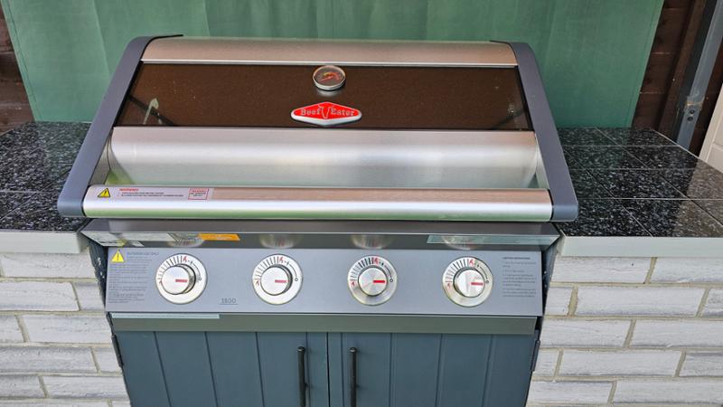 Beefeater built-in BBQ