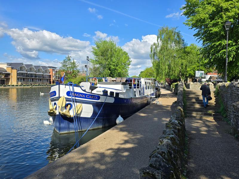 A Charming Barge experience on the upper Thames, The Magna Carta, 240 tons!