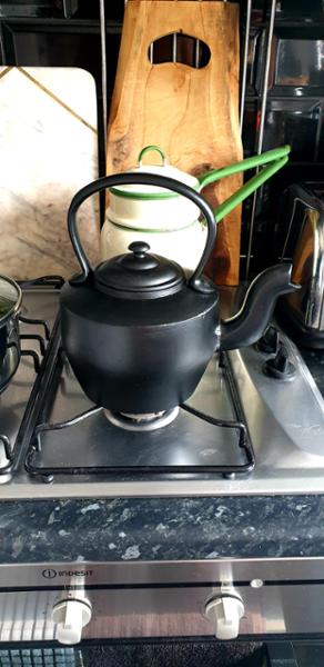 Large Black Cast Iron Kettle 1.6L - Old Style Kettle
