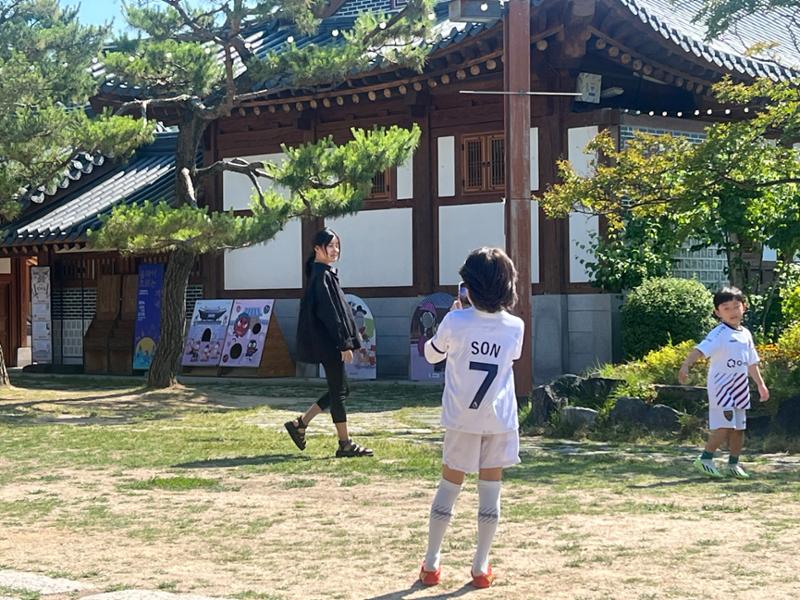 Little Kids Tottenham Hotspur Home Kit 2023/24