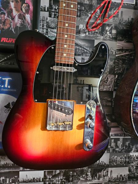 Fender American Special Telecaster, Rosewood Fingerboard, 3-Tone Sunburst (Pre-Owned)