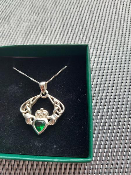 Silver Emerald Celtic Claddagh Pendant Necklace