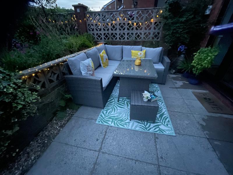 Relaxing garden furniture.