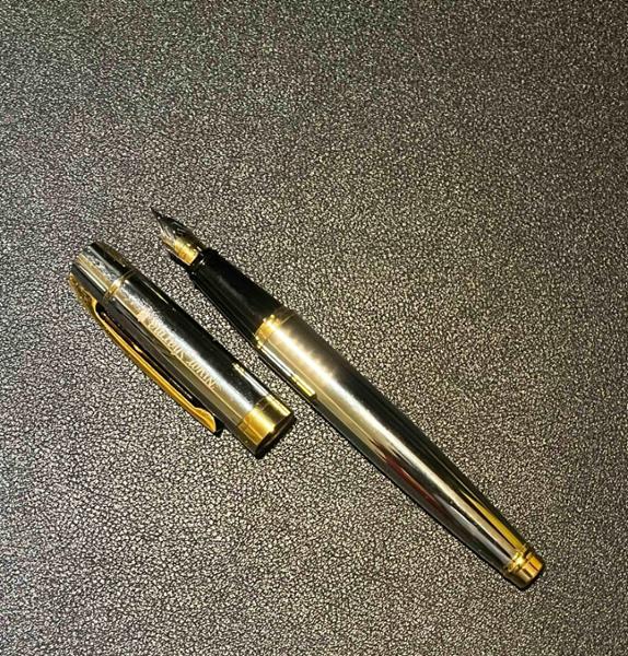 Shaeffer 300 silver and gold trim fountain pen