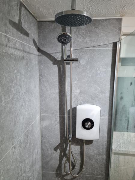 Triton Showers Amore DuElec 9.5kW Gloss White Electric Shower