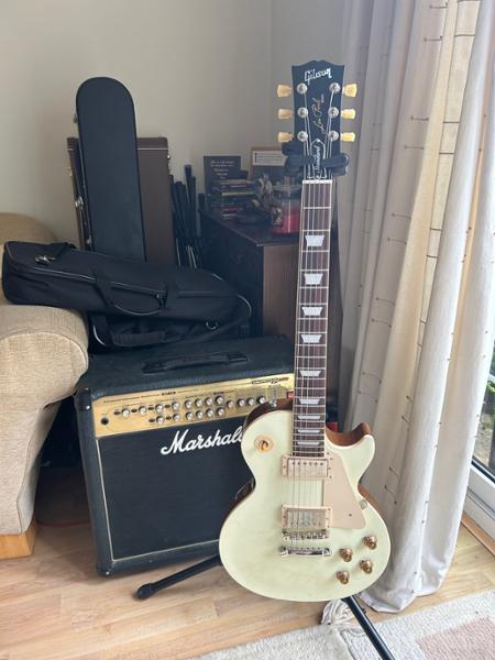 Gibson USA Les Paul Standard '50s Electric Guitar in Solid Classic White